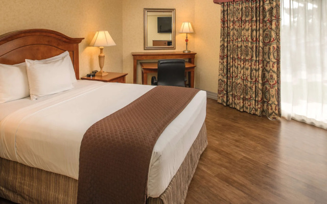 Red Lion Hotel Pasco Airport & Conference Center