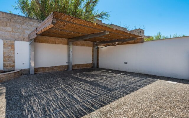 Pleasant Villa in Marina di Mancaversa with Barbecue