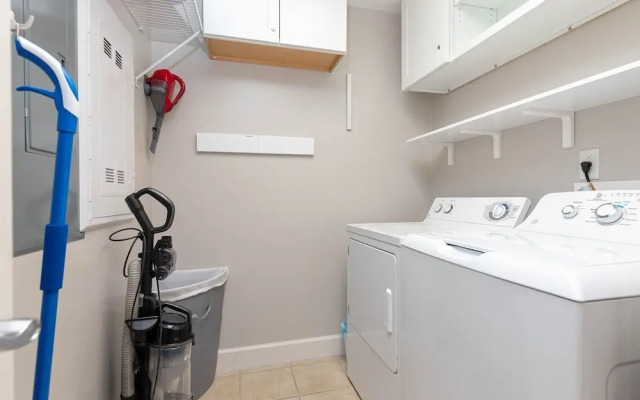 Seawind 809 3 Bedroom Condo