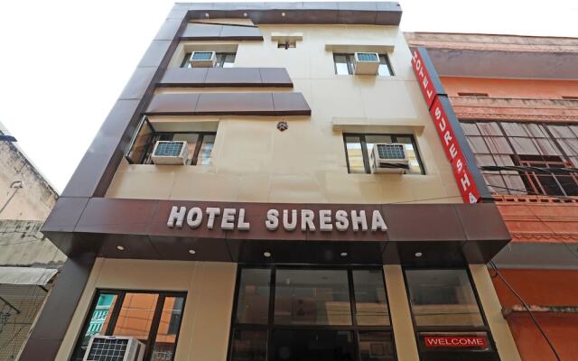 OYO 16815 Hotel Suresha