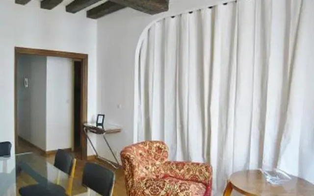 One-Bedroom Apartment Downtown