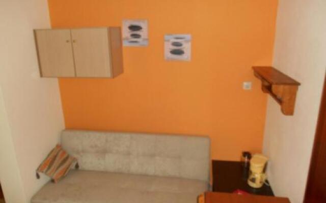 Violetta Studios & Apartments