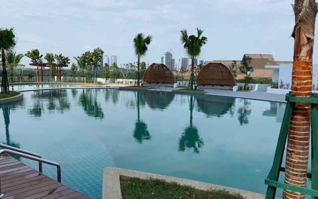 Urban Nomad at Almas Suites