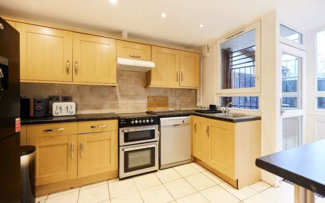 The Kennington Park Crib - Lovely 2bdr Flat With Garden