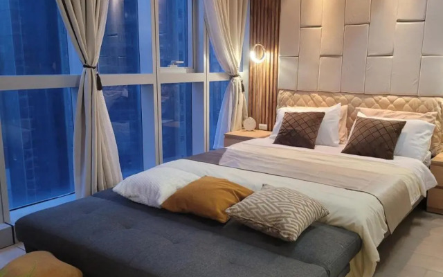 Staycations Up Above 13 at Bgc