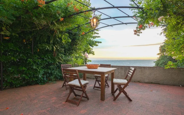 Santa Lucia Suite, Lovely View Over the Shore..