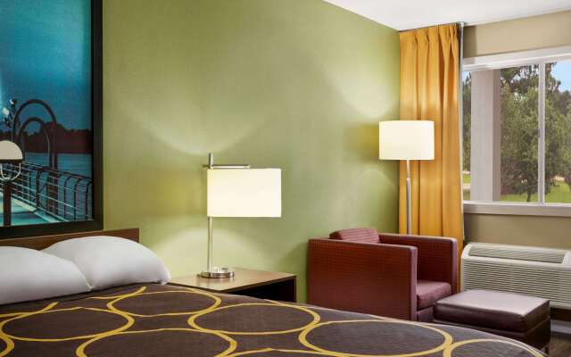 Super 8 by Wyndham Brookhaven