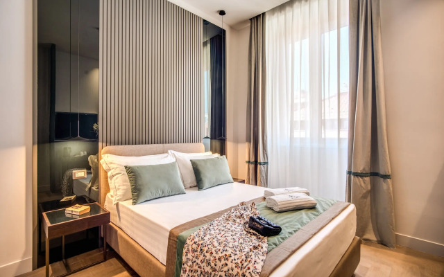 Hotel 77 Seventy-Seven