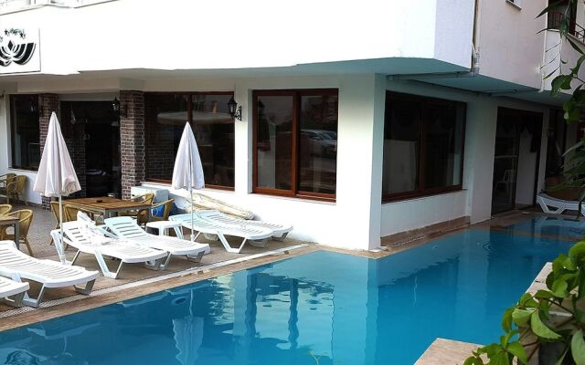 Lara Palace Hotel