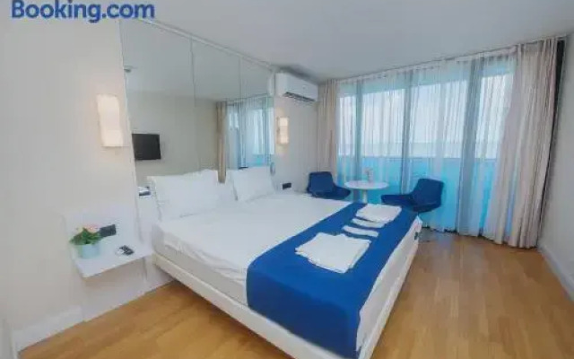 Seaside Apartments