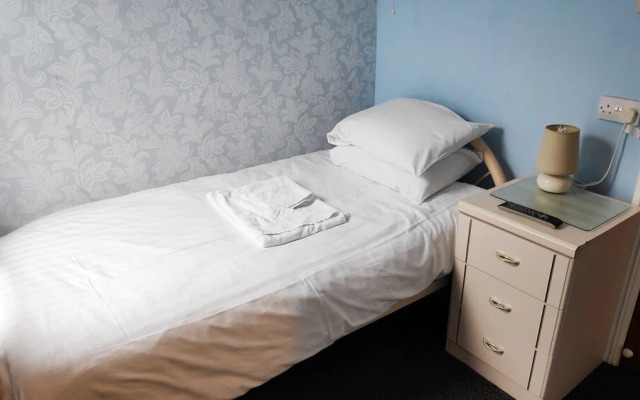 OYO Elnor Guest House