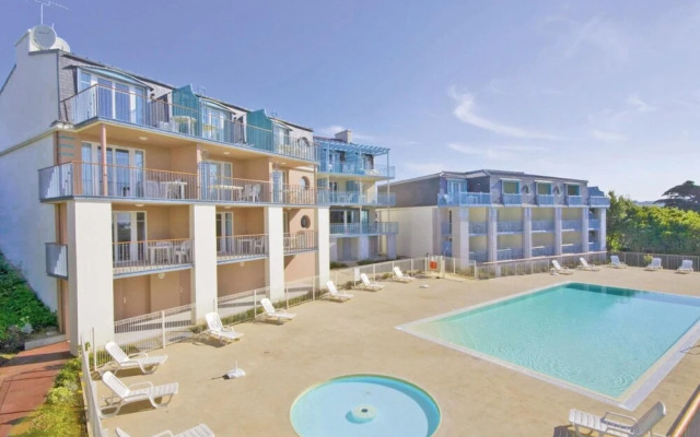 Oceanview Apartment w/ Pool