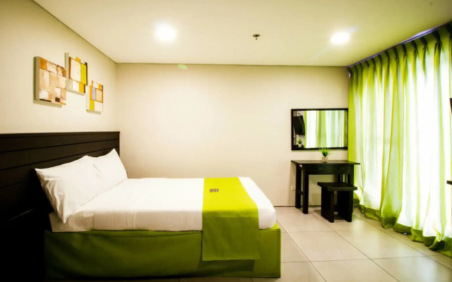 Jade Hotel & Suites