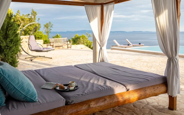 Stone Houses Dingač