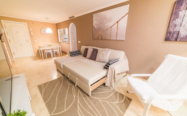 Apartment With 2 Bedrooms in Benalmádena, With Wonderful Mountain View