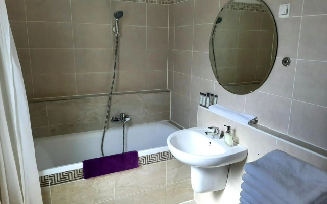 Trendy Deluxe Apartments