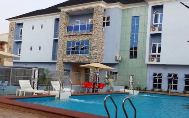 L'avalon Hotel and Suites