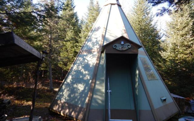 Aux Tipis de la Rivière Sauvage