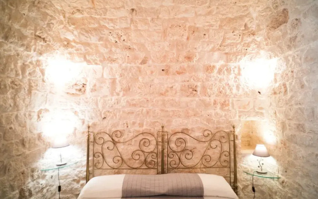 Trullo Bosco Selva Fasano by Typney