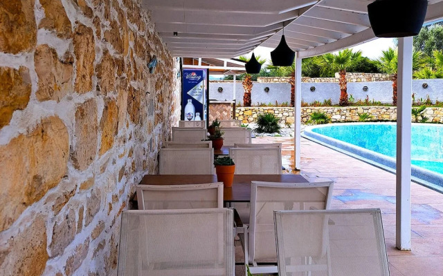 Otel Naturla Göl Evi