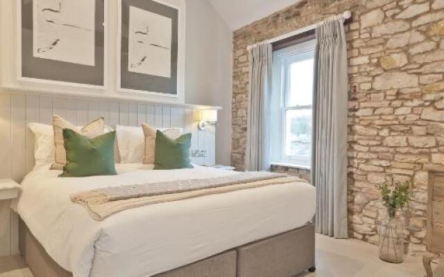 Tithe Barn - Self Check In Hotel