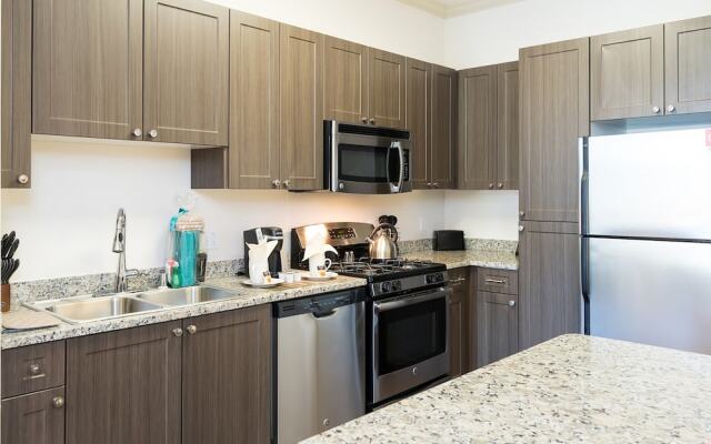 Global Luxury Suites Baypointe Station