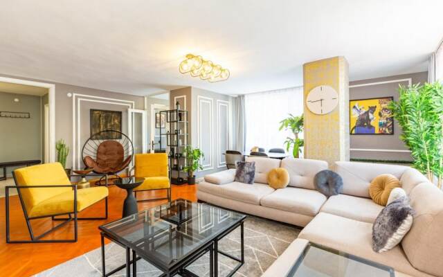 Flat With Excellent Location in Nisantasi