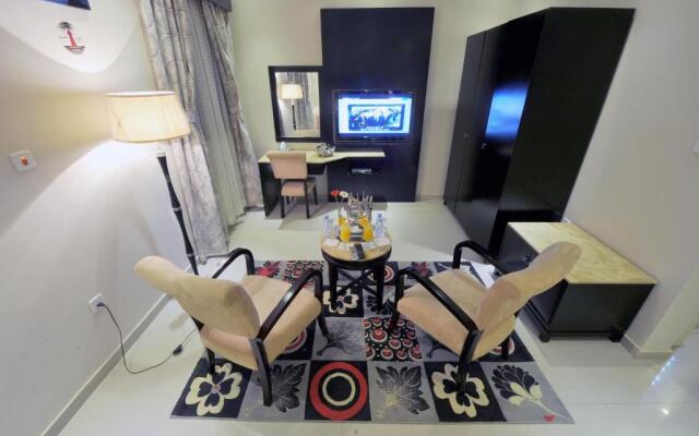 Al Janaderia Suites 7