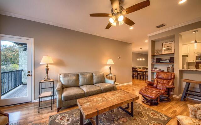 The Float Inn 3 CW B209