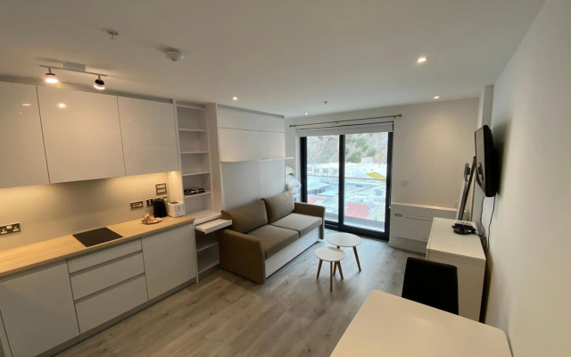 Modern Studio Apartment at The Hub