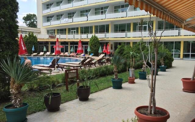 Grand Hotel Oasis