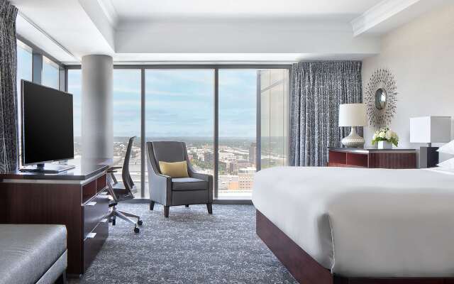 Amway Grand Plaza, Curio Collection by Hilton