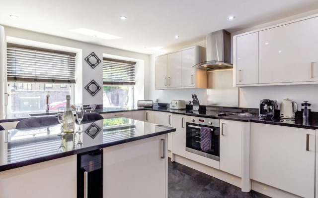 Queen Anne Suite