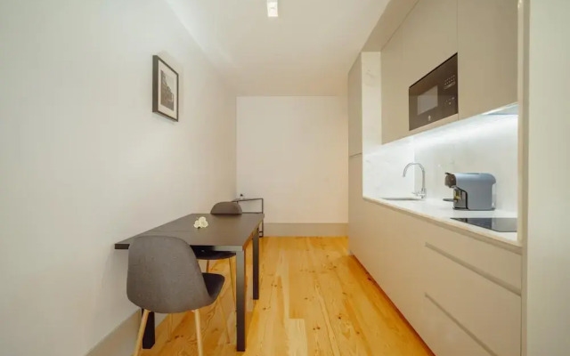 Legacy Oporto Design Apartment D by Vacationy