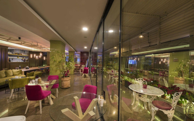 Nun Hotel Lara