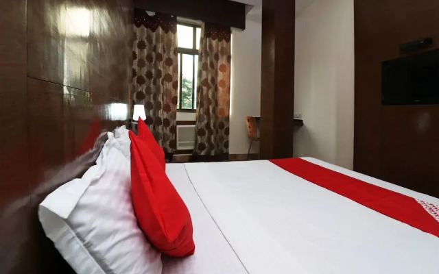 Oyo 18753 Hotel Glance Inn
