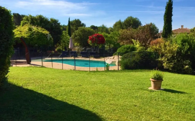 Premium Villa With Garden and Pool, Lambesc