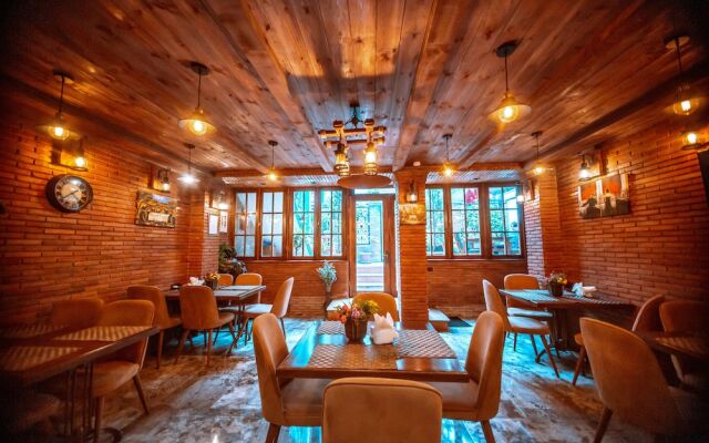 MUSMORE Boutique Hotel