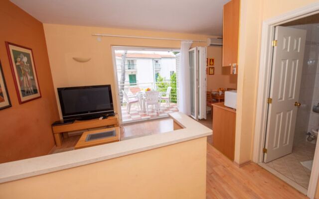 Apartment Dejan Makarska