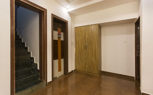 OYO 9906 Hotel Hill Top House