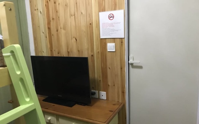 No.2 Courtyard Youth Hostel