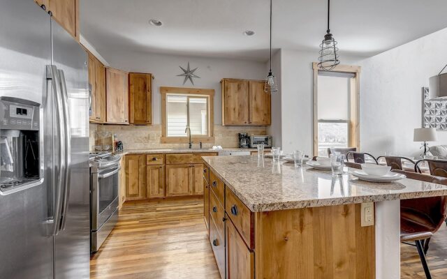 Beautiful 4BD near Winter Park HOT TUB