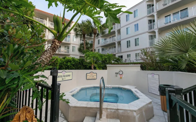 Hodnett Cooper's Beach Club