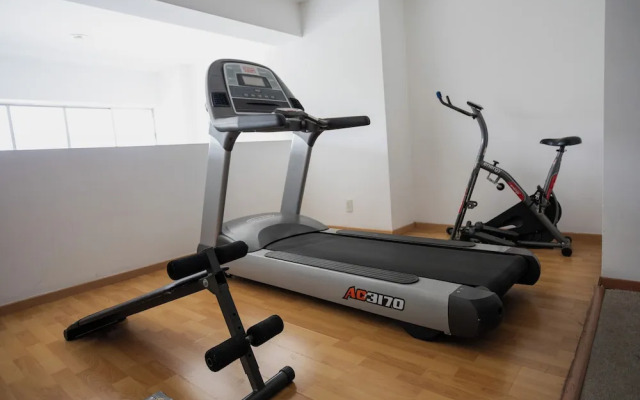 New Loft with Valet Parking & Amenities