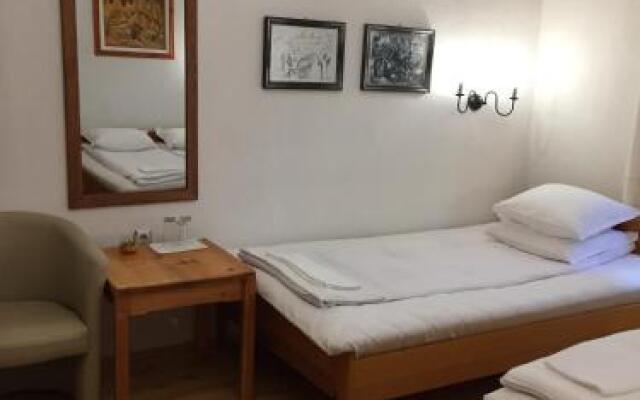 Toni's Guest House