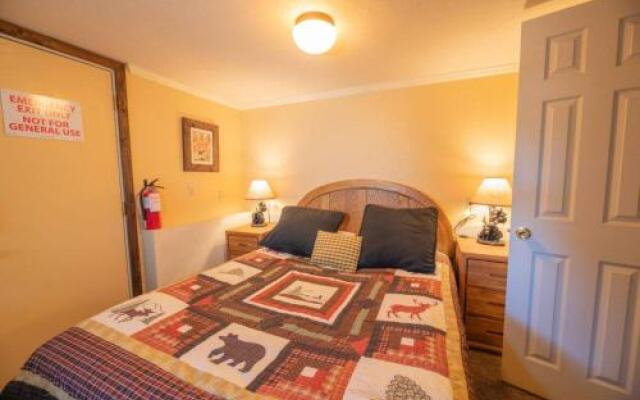 Bear Mountain Summit Lodge