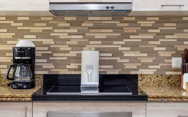 Sabbia 4201-3 Bedrooms ALL IN Suite Condo