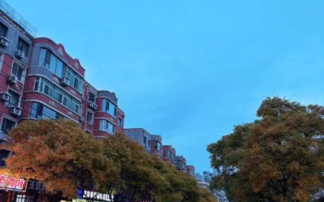 Yado Hotel (Jinzhou East Lake Park Water Park store)