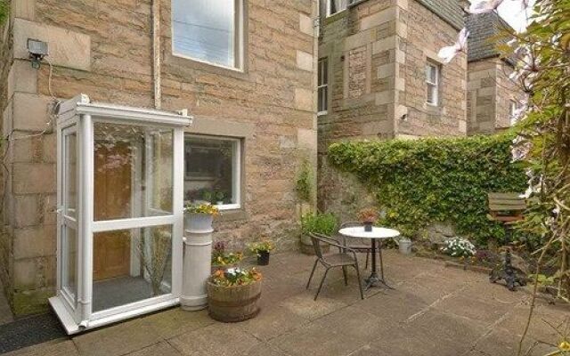 West End Twelve Holiday Apartment