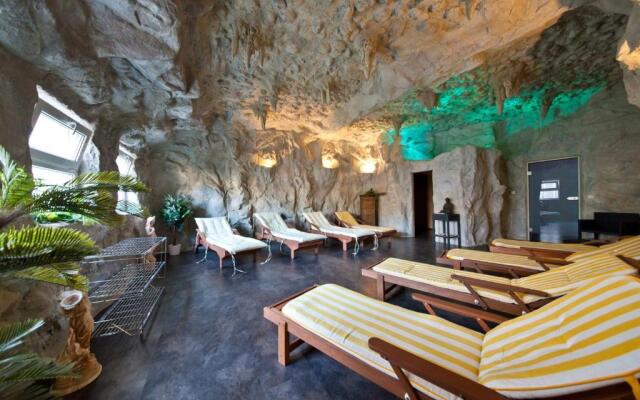 Hotel Aviva